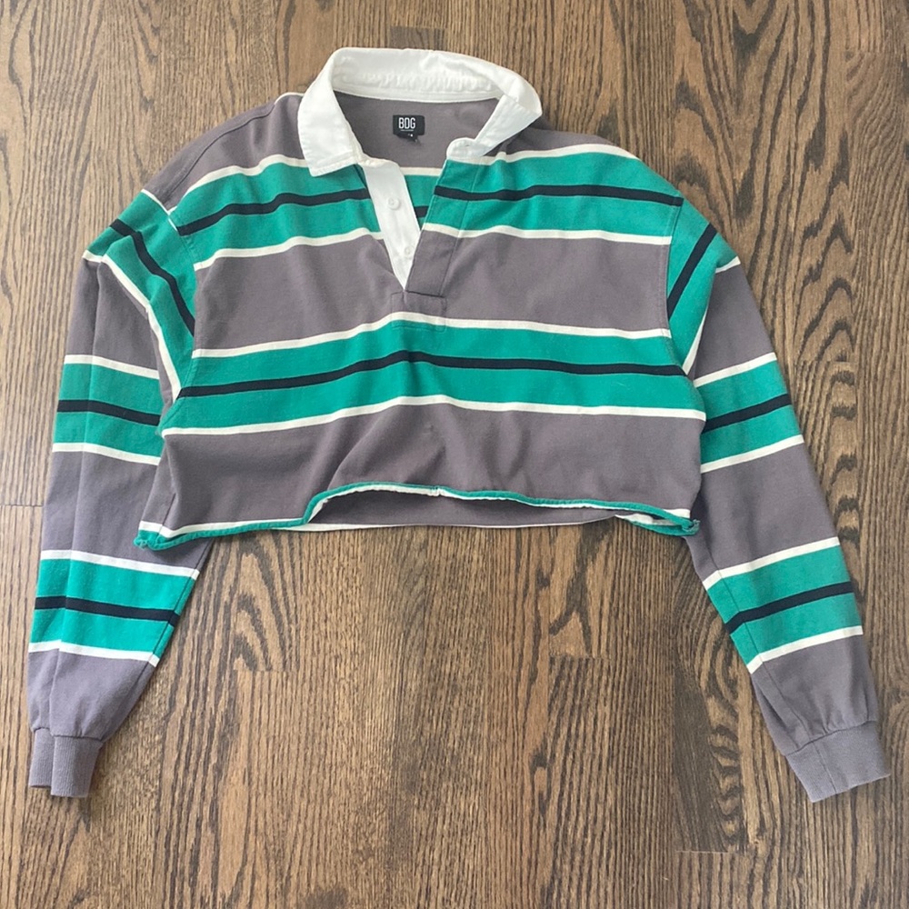 Cropped long sleeve shirt